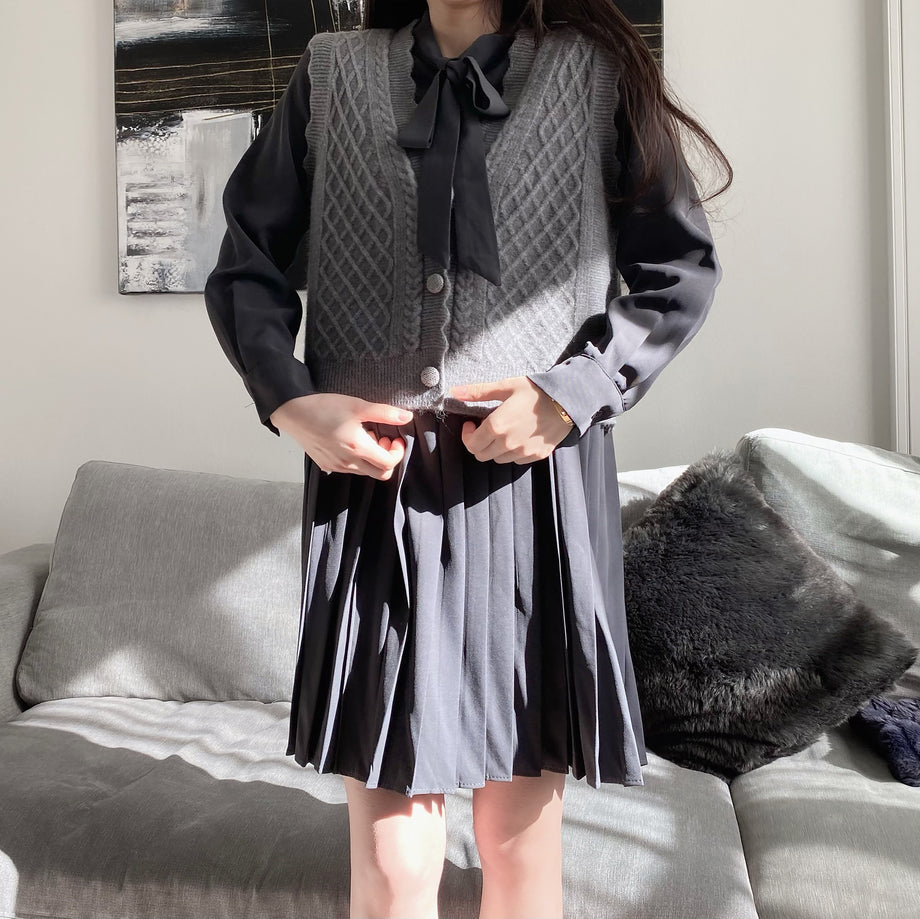 AND MARY Chuchu pleats ribbon dress グレー IMG_00815_460x@2x.jpg?v=1611791995